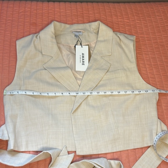 NWT Vero Moda Aware tailored tie vest in cream size 12 or Large - Picture 13 of 15